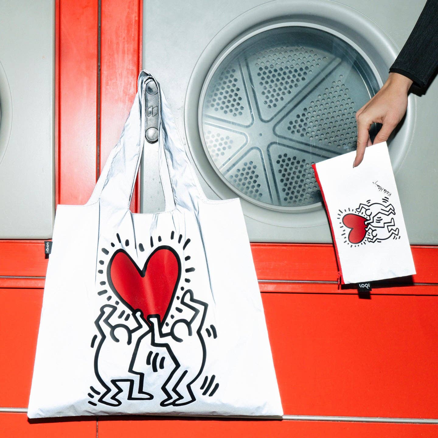 KEITH HARING Dancing Heart Reflective Bag