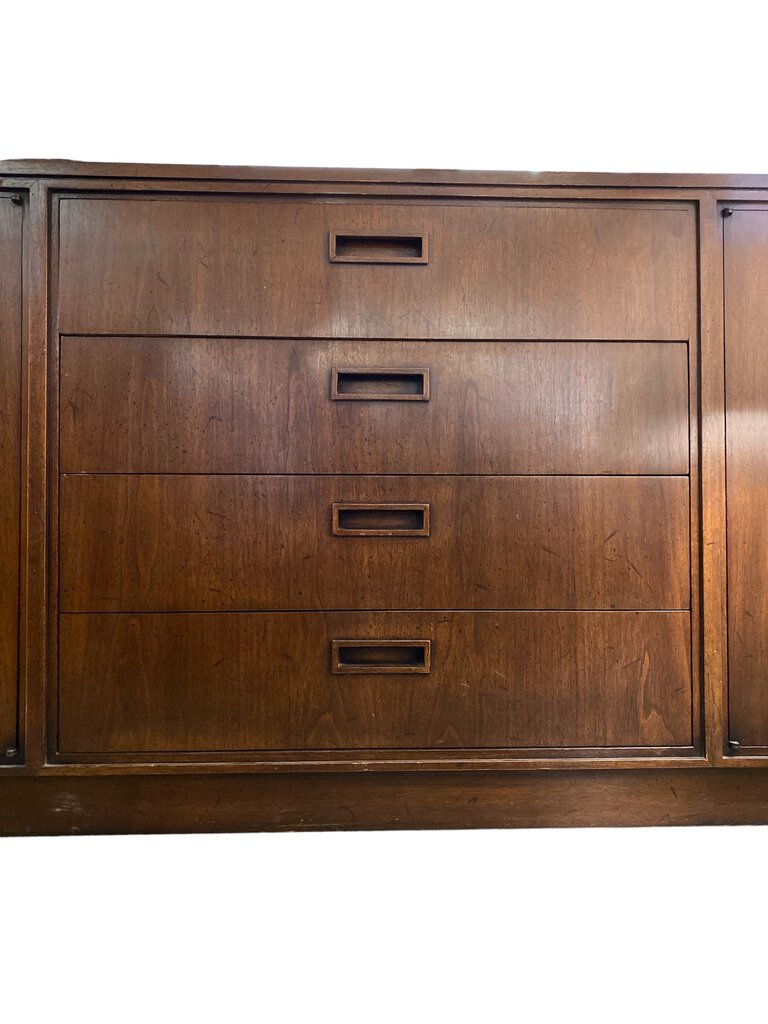 Milo Baughman Walnut Credenza 90 x 30,5 x 19 with Open Shelves and 2 Door Cabinet (found as-is)