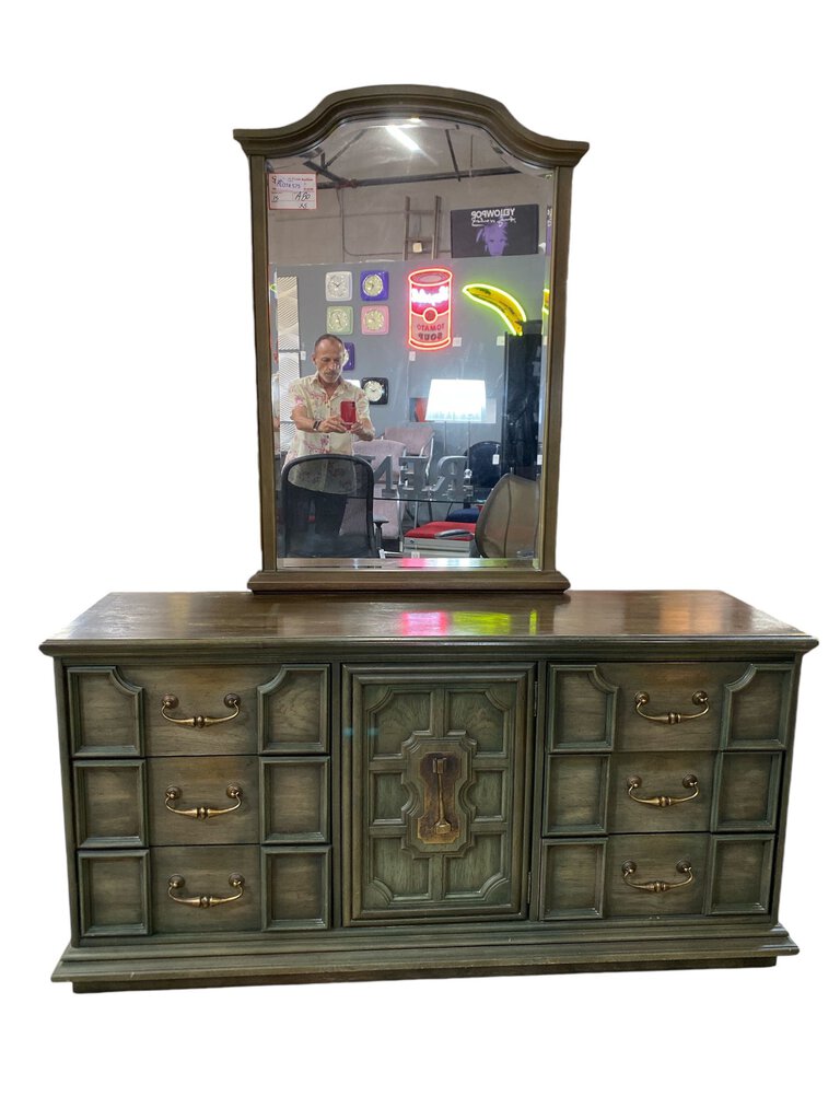 Mid Century Stanley Furniture Dresser