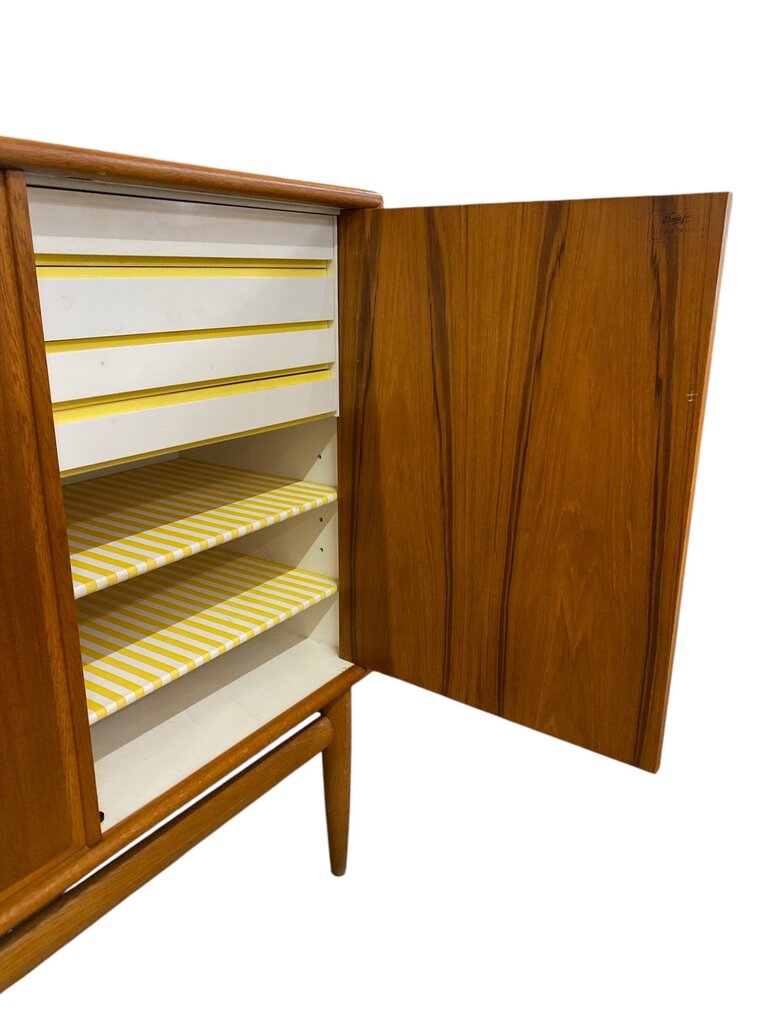 Danish Modern Teak Cabinet (key in right top draw does not work/needs adjustment)