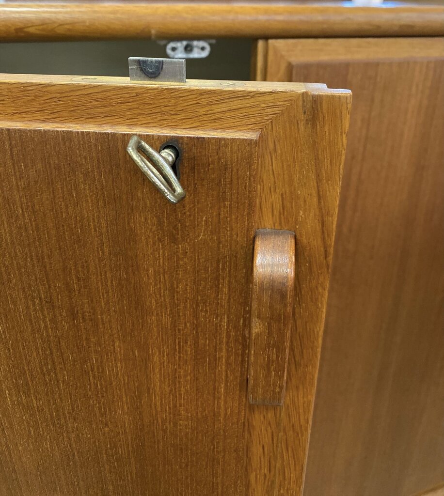 Danish Modern Teak Cabinet (key in right top draw does not work/needs adjustment)