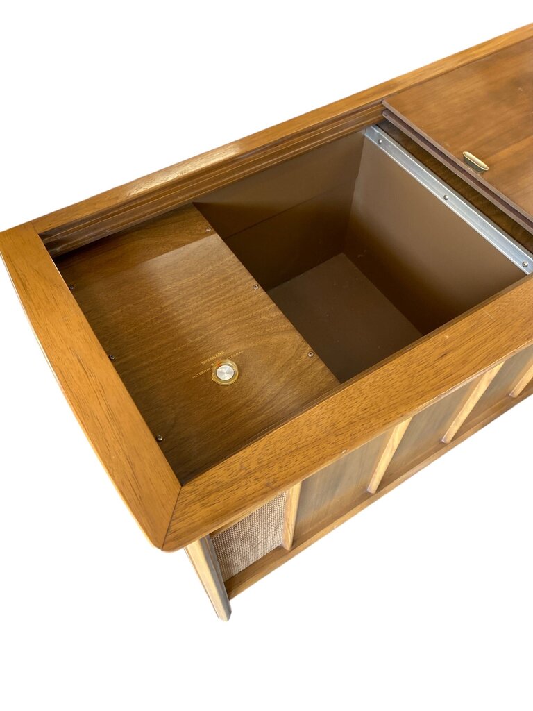 Mid Century MAGNAVOX Stereophonic High Fidelity Record Changer Player Stereo Console