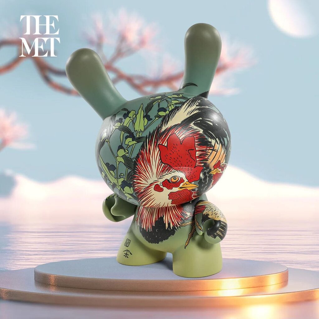 THE MET 3-INCH SHOWPIECE DUNNY - KATSUSHIKA HOKUSAI - ROOSTER, HEN AND CHICKEN WITH SPIDERWORT