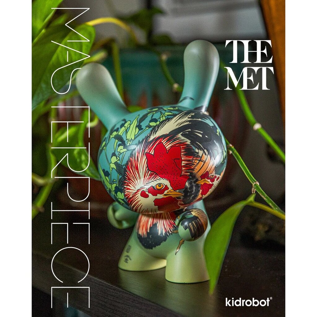 THE MET 3-INCH SHOWPIECE DUNNY - KATSUSHIKA HOKUSAI - ROOSTER, HEN AND CHICKEN WITH SPIDERWORT