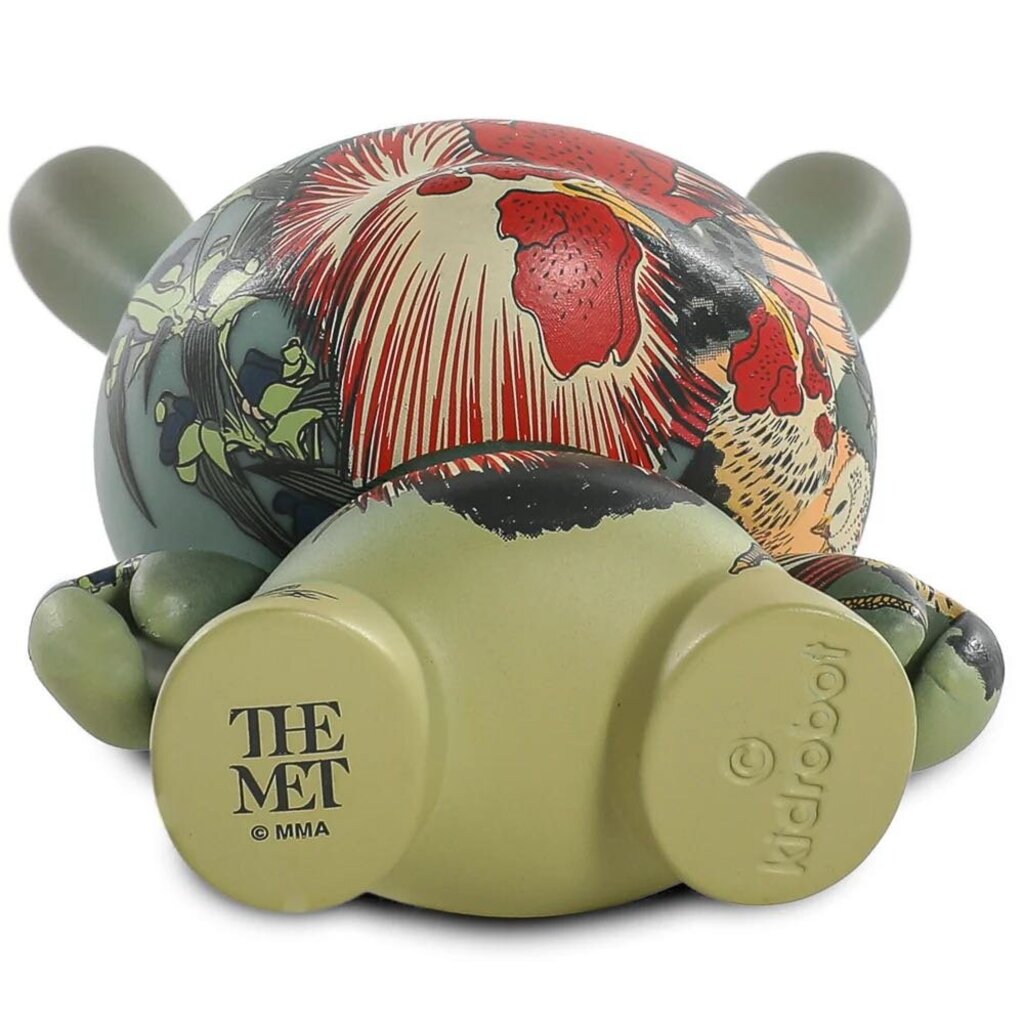 THE MET 3-INCH SHOWPIECE DUNNY - KATSUSHIKA HOKUSAI - ROOSTER, HEN AND CHICKEN WITH SPIDERWORT