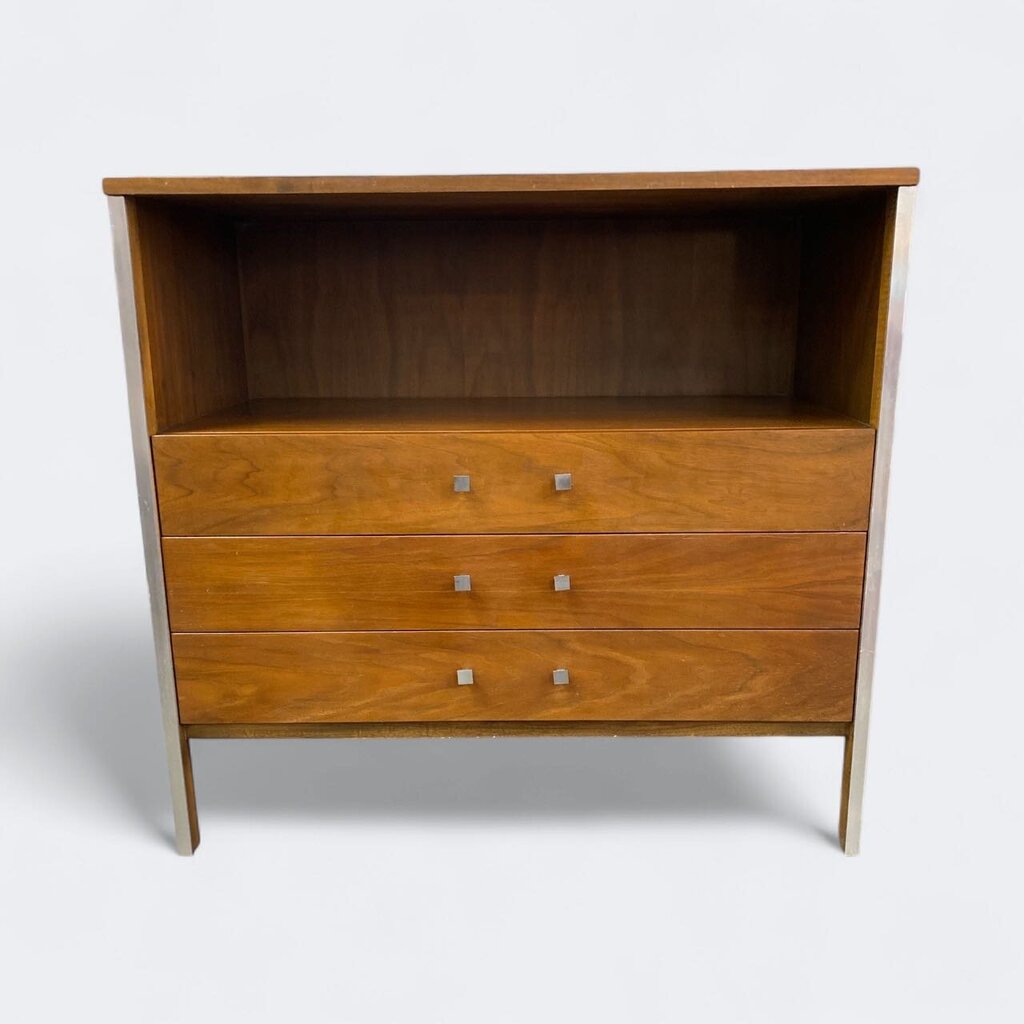 Mid-Century Modern Paul McCobb Calvin Group Bachelor "LINEAR" Chest Dresser