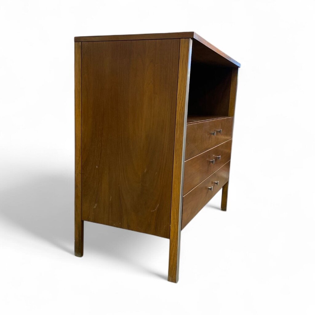 Mid-Century Modern Paul McCobb Calvin Group Bachelor "LINEAR" Chest Dresser