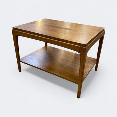 Mid Century Lane Altavista, Virginia End Table From the 1960's Style No.997-05