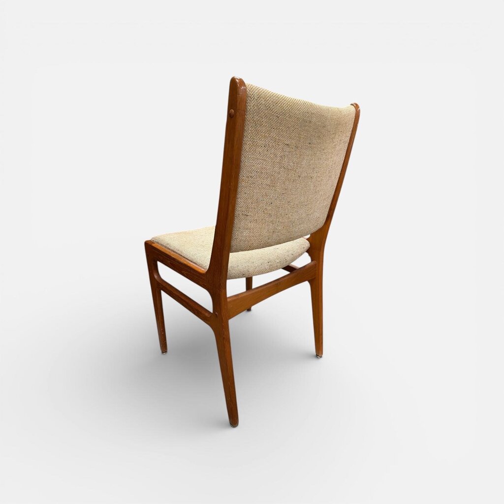 Mid Century Modern Set of 5 Teak Dining Chairs by D-Scan (Set of 5)