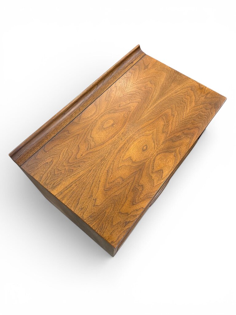 Mid Century Pair of Broyhill Sculptra Nightstands in Walnut (Set of 2)