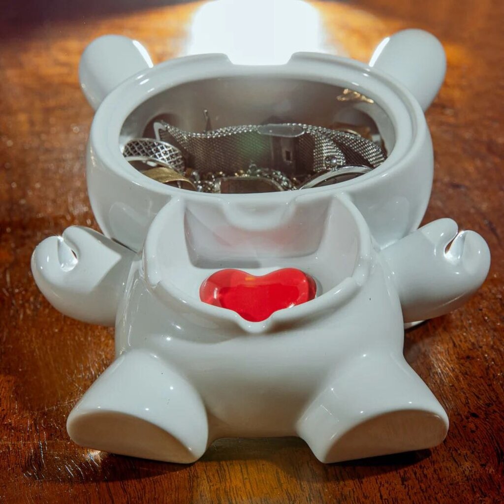 L.I.E. (LOVE ISN’T EASY) Dunny Ceramic Ashtray: PURE Edition