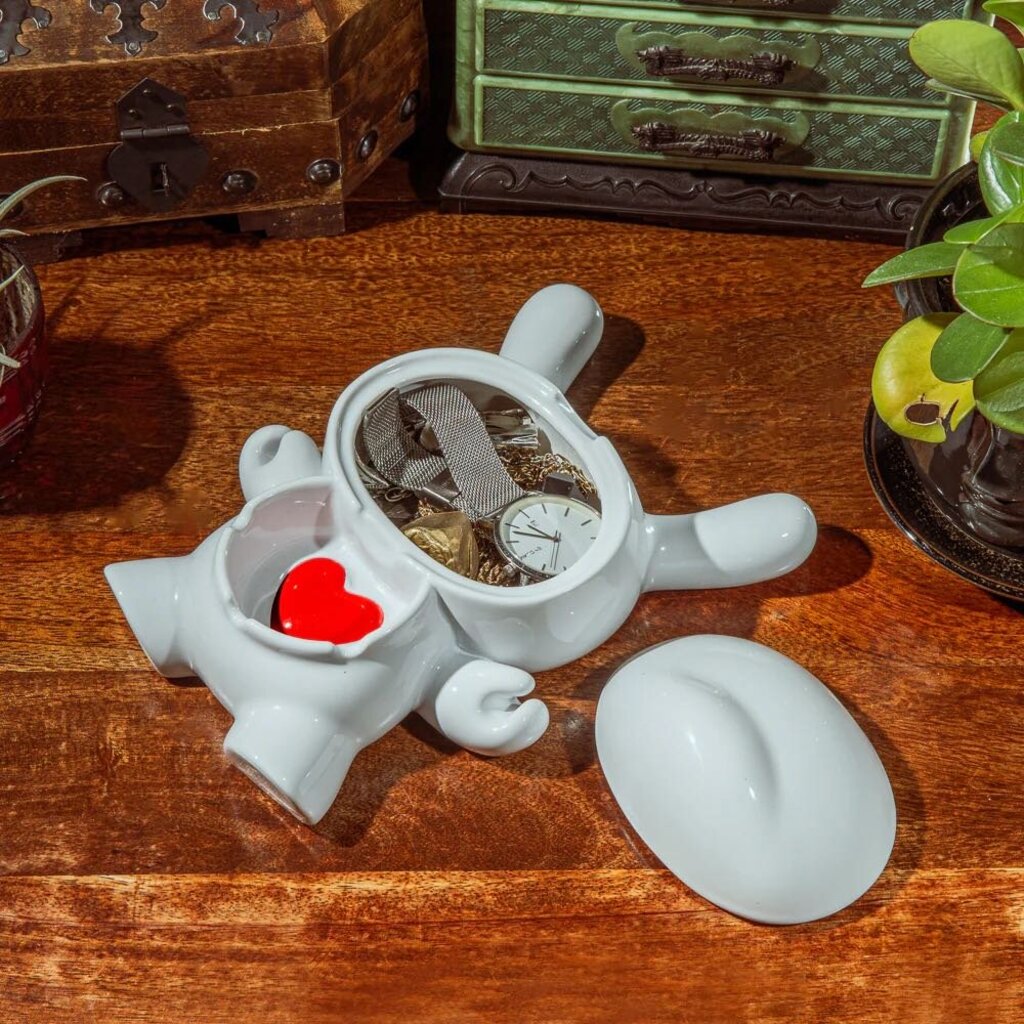 L.I.E. (LOVE ISN’T EASY) Dunny Ceramic Ashtray: PURE Edition