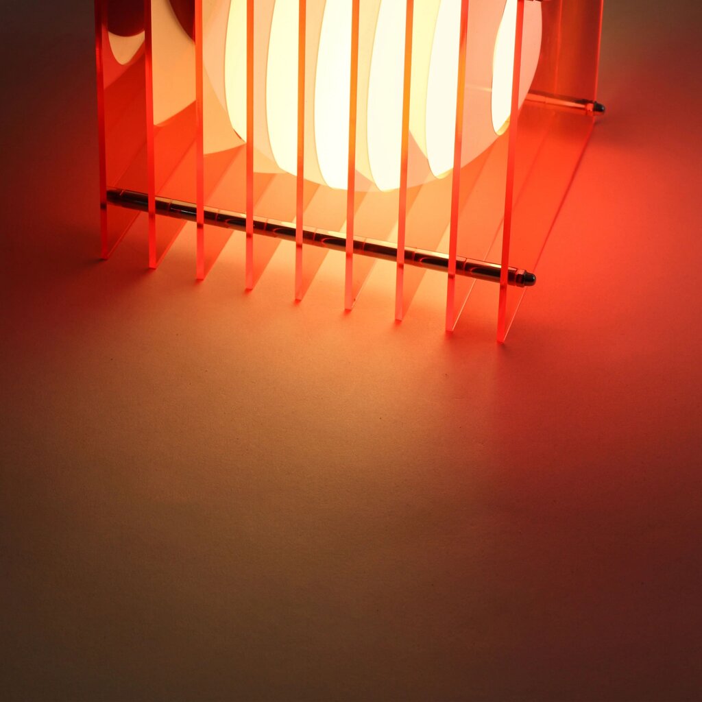 LớP Small Square in Electric Pink Acrylic