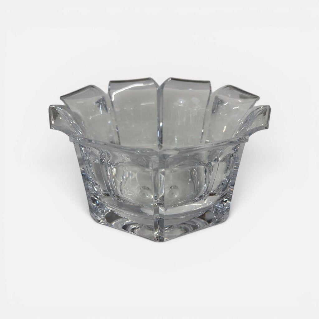 Mid Century Modern Lucite Display Bowl - Luxurious