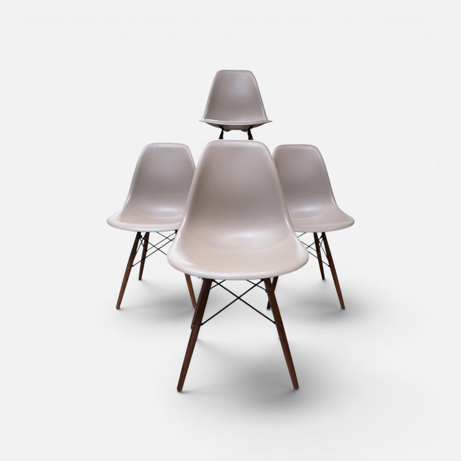 Eames  Set of 4 Molded Plastic Dining Side Chairs (Set of 4)