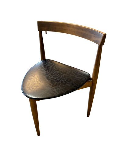 MCM Winchendon Set of 4 Corner Chair - Winchendon Furniture Co